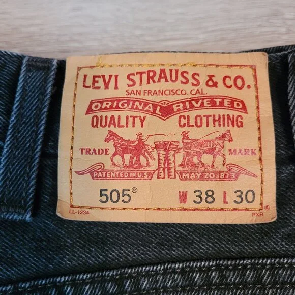 Vintage Levi's Jeans Mens 38x30 Black 505 Regular Fit Y2K Cotton Denim Western - Picture 4 of 12